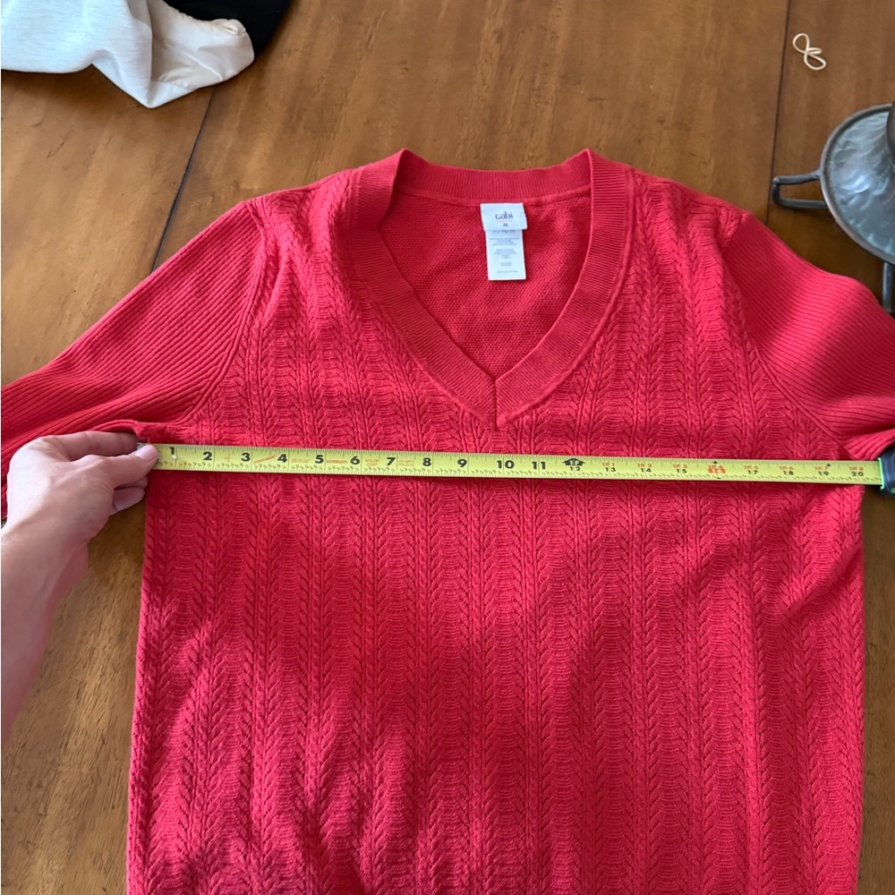 Cabi Perfect Pullover
Medium 
Fall ‘25 Limited Release - Picture 8 of 9